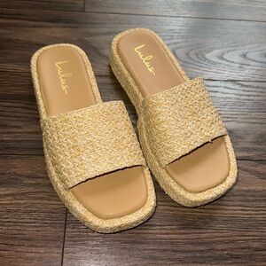 Lulu’s beach platform sandals size 7
